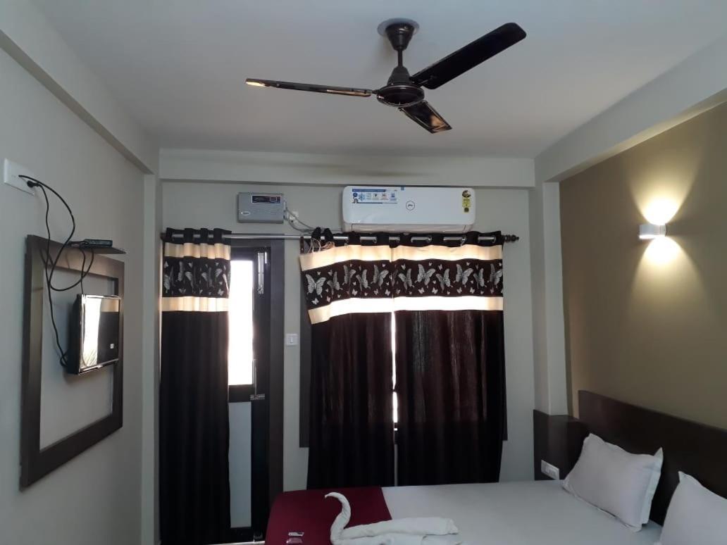 Goroomgo Hotel Uk Palace Puri Ngoại thất bức ảnh